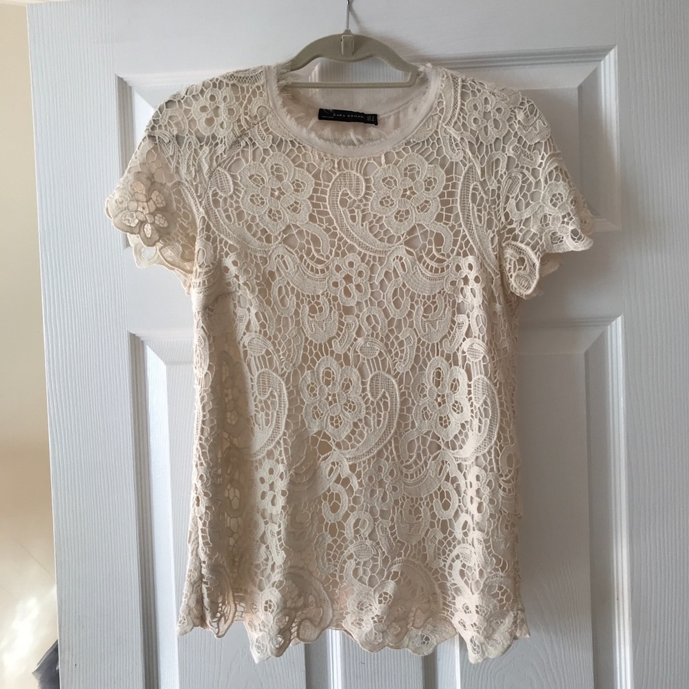 Zara Ivory Top silk lining w/ lace overlay. Size M